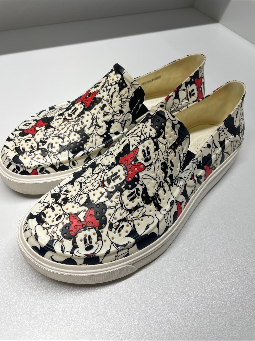 Disney MinnieMouse Crocs